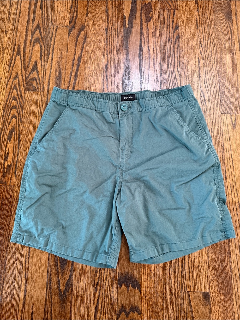 E Brixton Men's Large Green Flat-Front Shorts